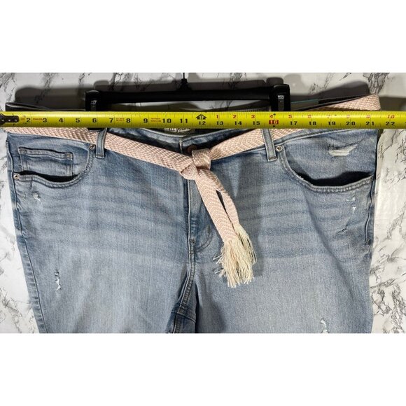 M Jeans by Maurices Womens Mid Rise 21" Straight Crop Jeans Size 22W OriginalFit - Picture 3 of 5